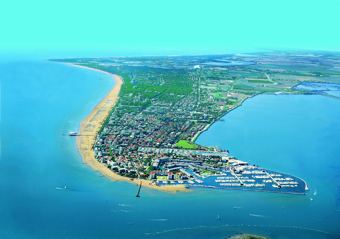 LIGNANO vista aerea laguna spiaggia terrazza mare porto.jpg